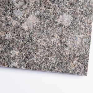 Granit Tan Brown Fiamat - Everstone piatra naturala everstone.ro